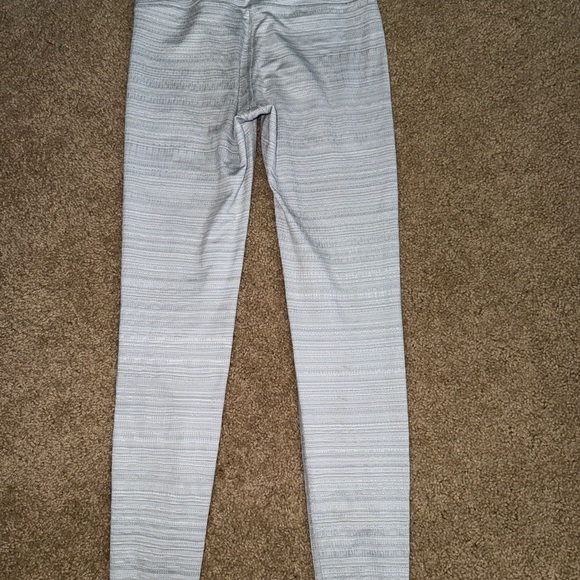 Athleta Light Gray Textured Leggings - Picture 4 of 5